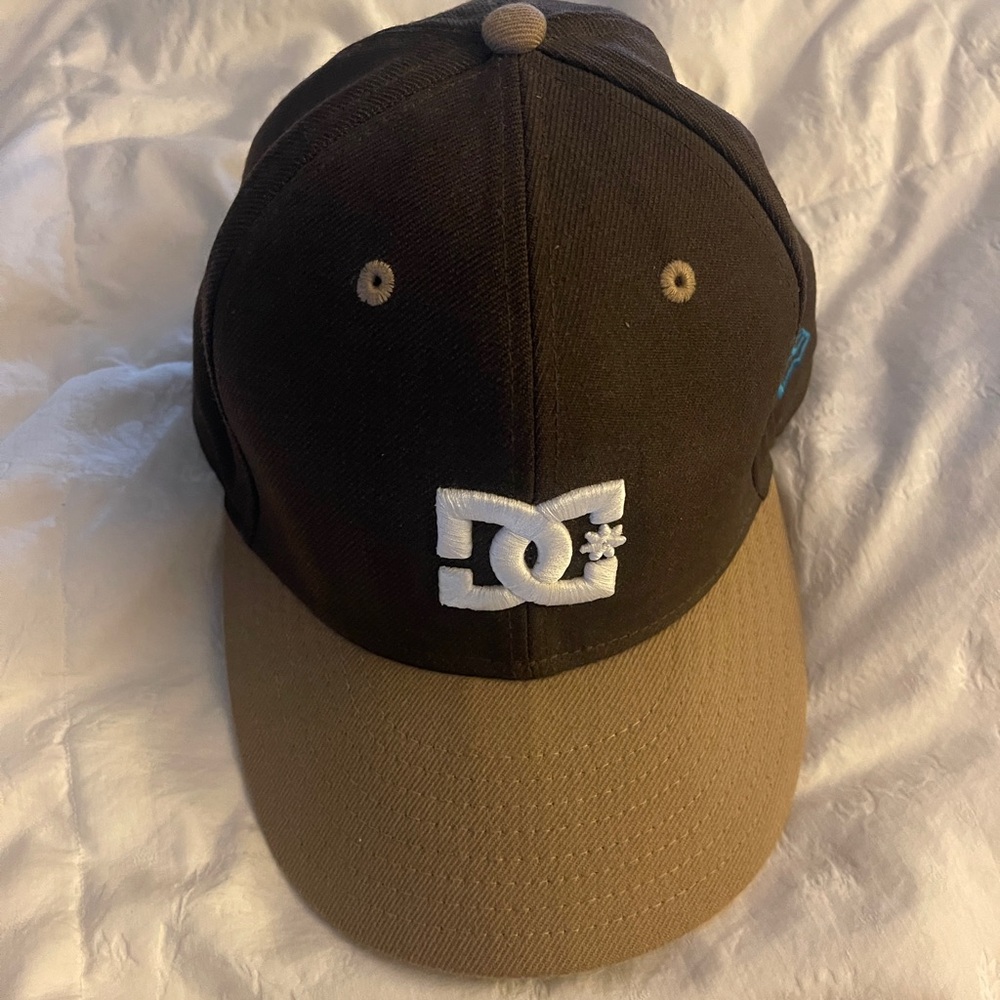 New Era, DC Two-Tone Black and Tan Cap